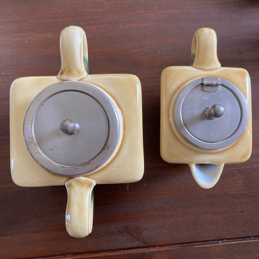 Vintage cream and sugar set